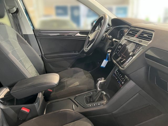 Fahrzeugabbildung Volkswagen Tiguan 2.0 TDI DSG Elegance AHK IQ.LIGHT NAVI KA