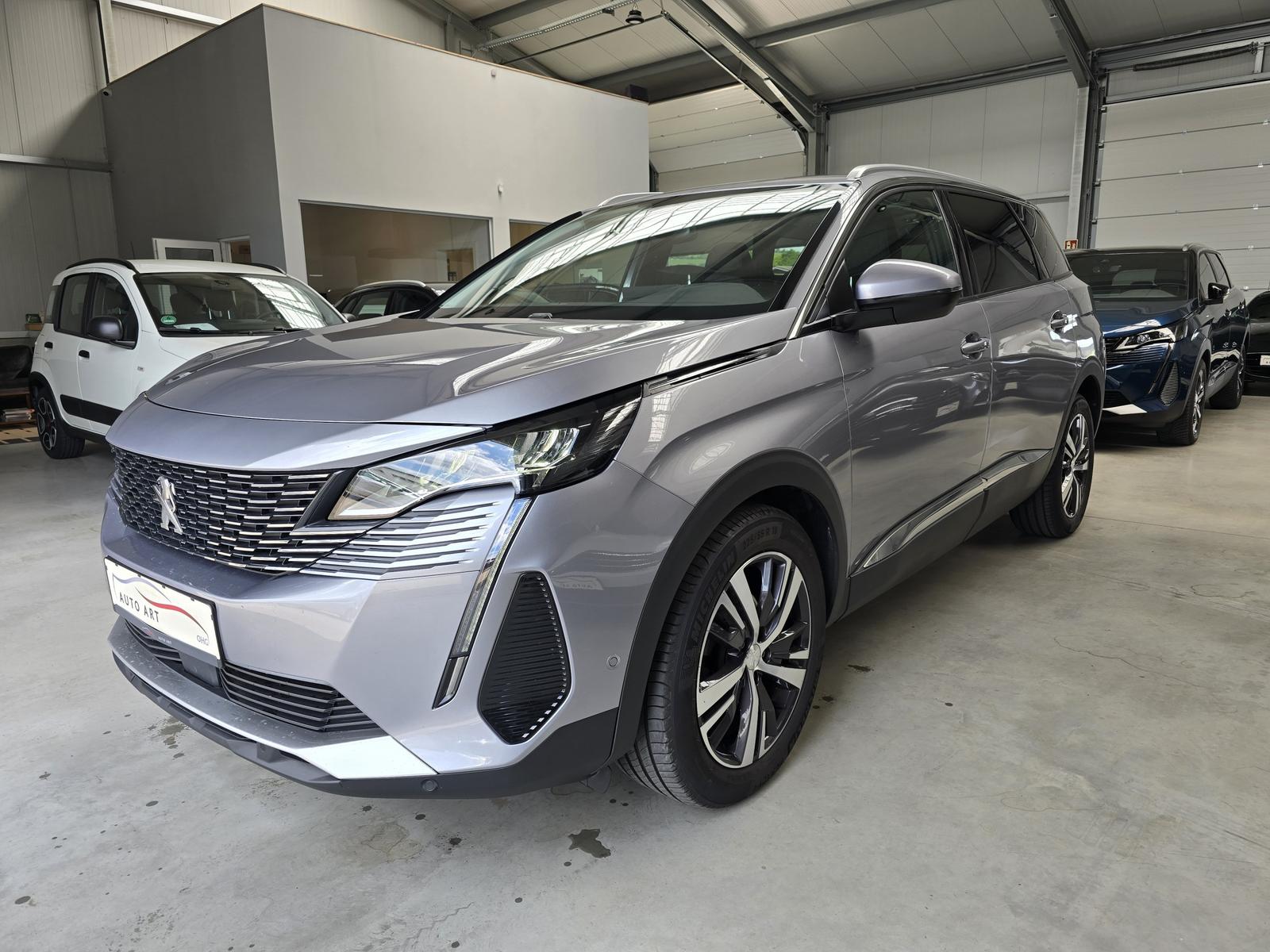 Peugeot 5008 Allure 7Sitzer LED AHK Navi SHZ DAB+