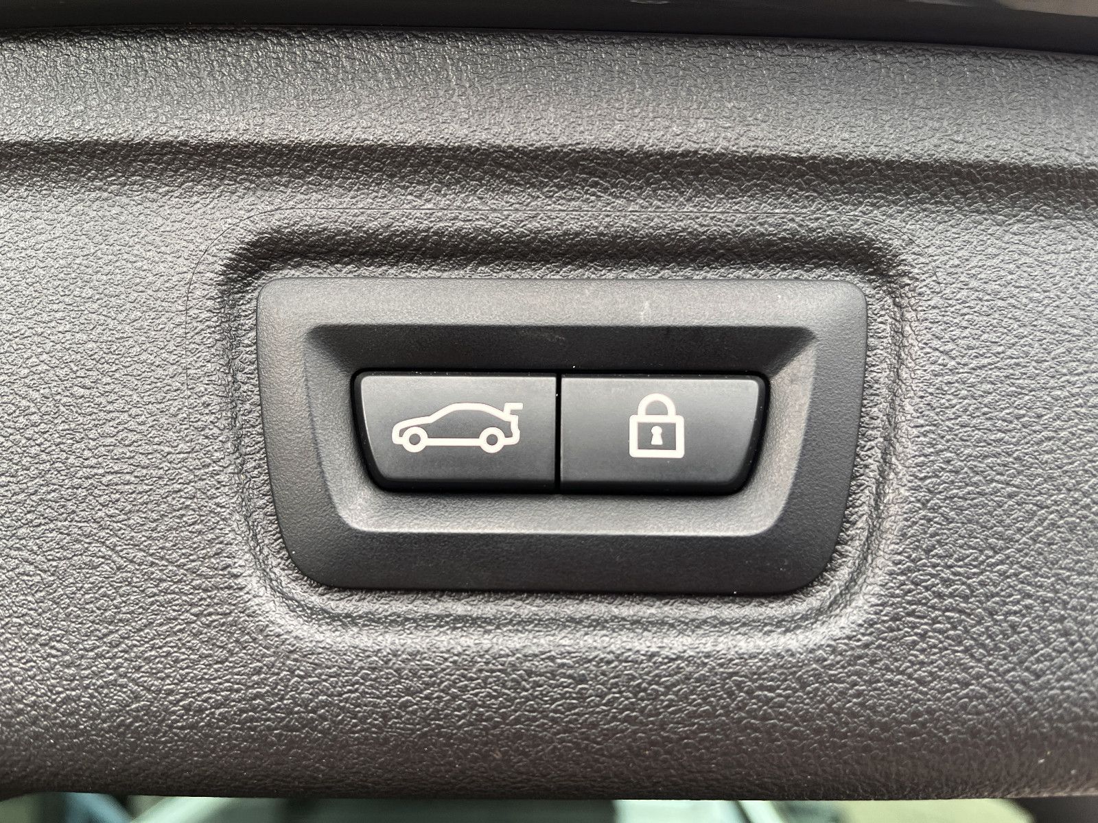 Fahrzeugabbildung BMW BMW Touring 330 D M-Line Sport AUT/Dach