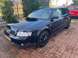 Audi A4 3.0 quattro Avant Leder, Zahnriemen neu - Audi A4 aus 2002: 3.0