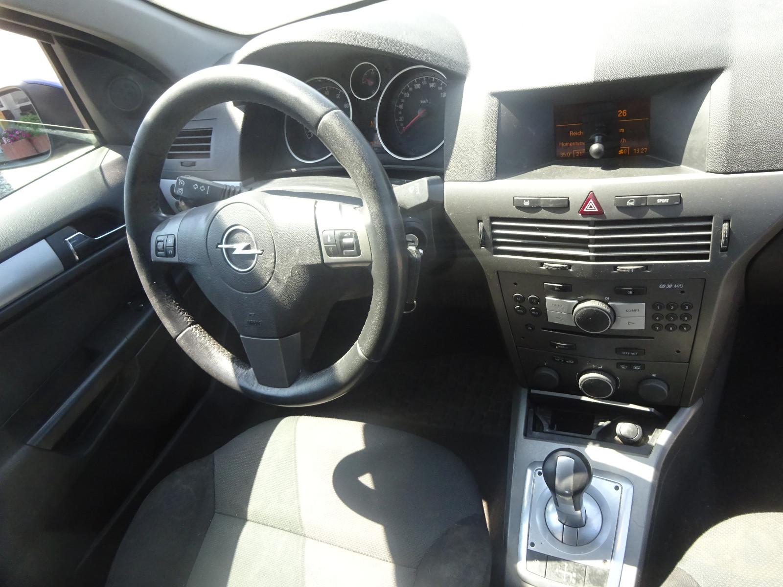 Opel Astra 2006 — photo 12
