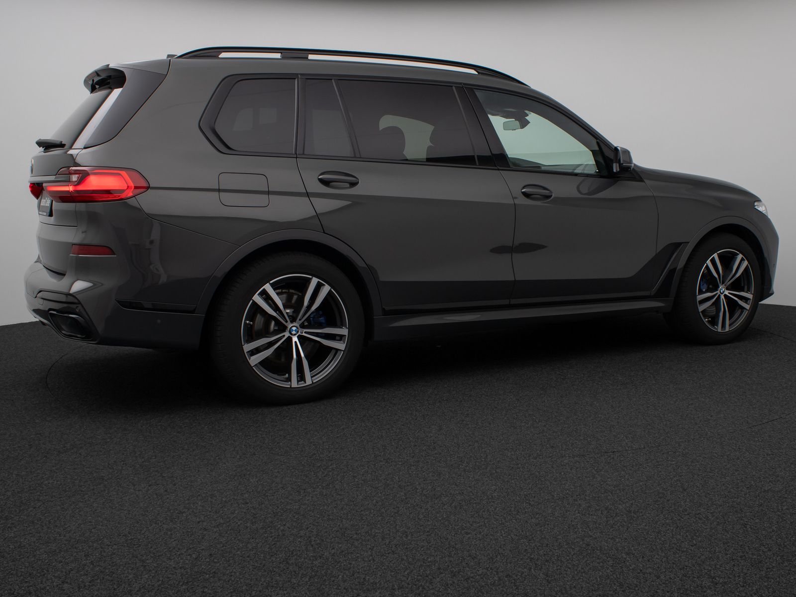 Fahrzeugabbildung BMW X7 xD40d M Sport Panorama 360° SoftCL HUD DAB