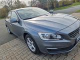 Volvo V60 D2 Momentum  TÜV 4'27 neue Winterreifen