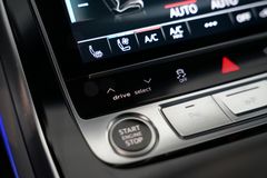AUDI Q8 50 TDI S line | S-Sportsitze | Pano | B&O AUDI Q8 50 TDI S line | S-Sportsitze | Pano | B&O