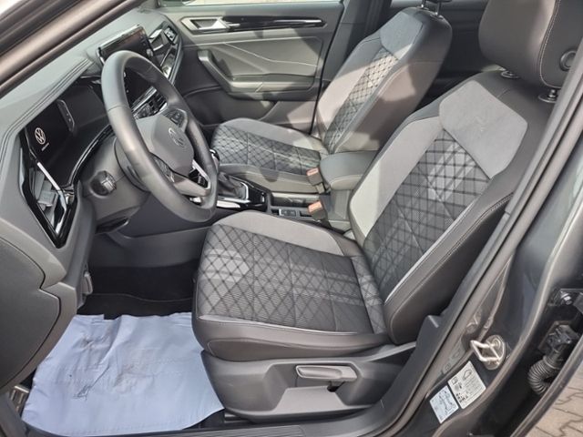 Fahrzeugabbildung Volkswagen T-Roc R-LINE 1,5 TSI DSG BLACK STYLE NAVI LED MA