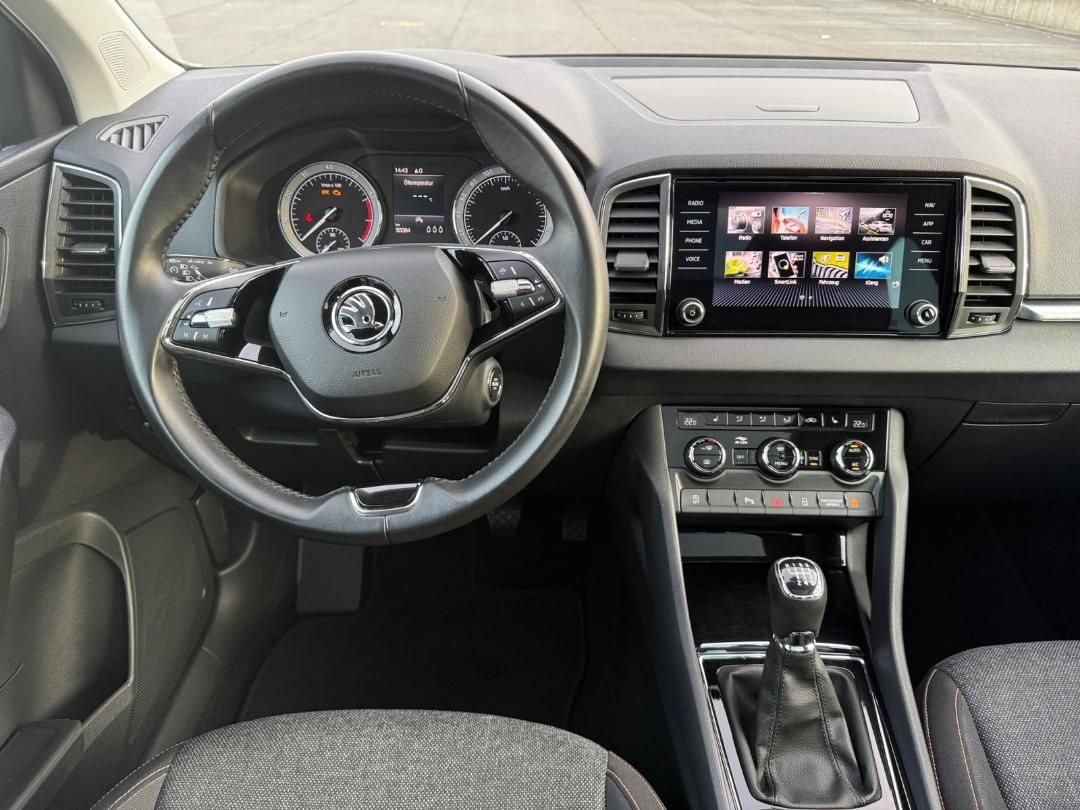 Karoq 1,5 TSI Clever Kamera Navi AHK LED Pano