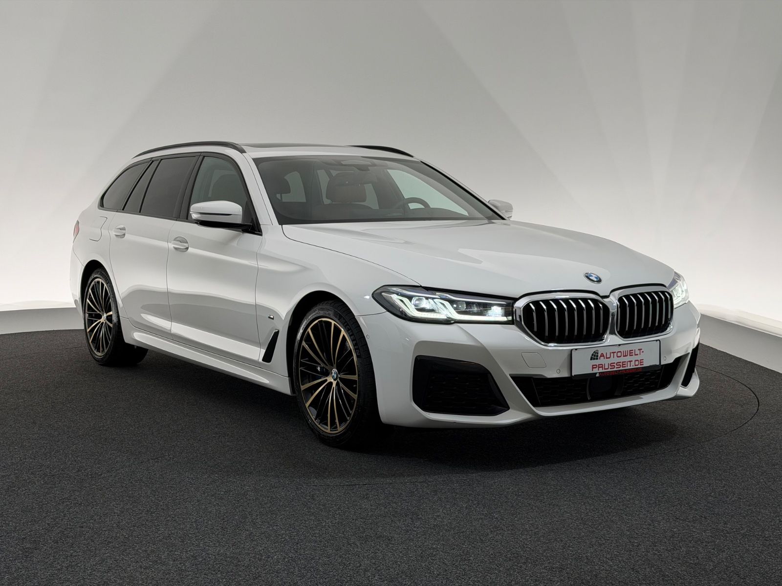 Gebrauchtwagen BMW 530d 530d *M SPORT*SHADOW-LASER-PANO-360°-HUD-ACC-LHZ in Horb am Neckar