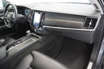 Volvo V90 Cross Country - 11