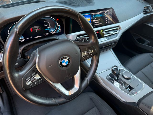 BMW BMW 330e xDrive Touring (Laser AHK, Head-up,..)