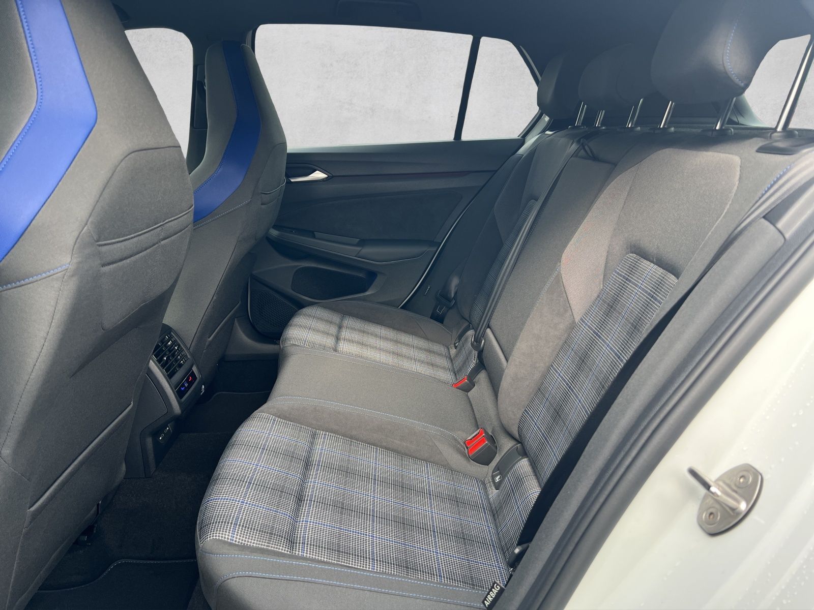 Golf VIII GTE 1.5 TSI eHybrid DSG AHK*Navi*LED