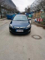 Opel OPEL ASTRA J 1.6 BENZIN - Opel Astra aus 2010: 1.6