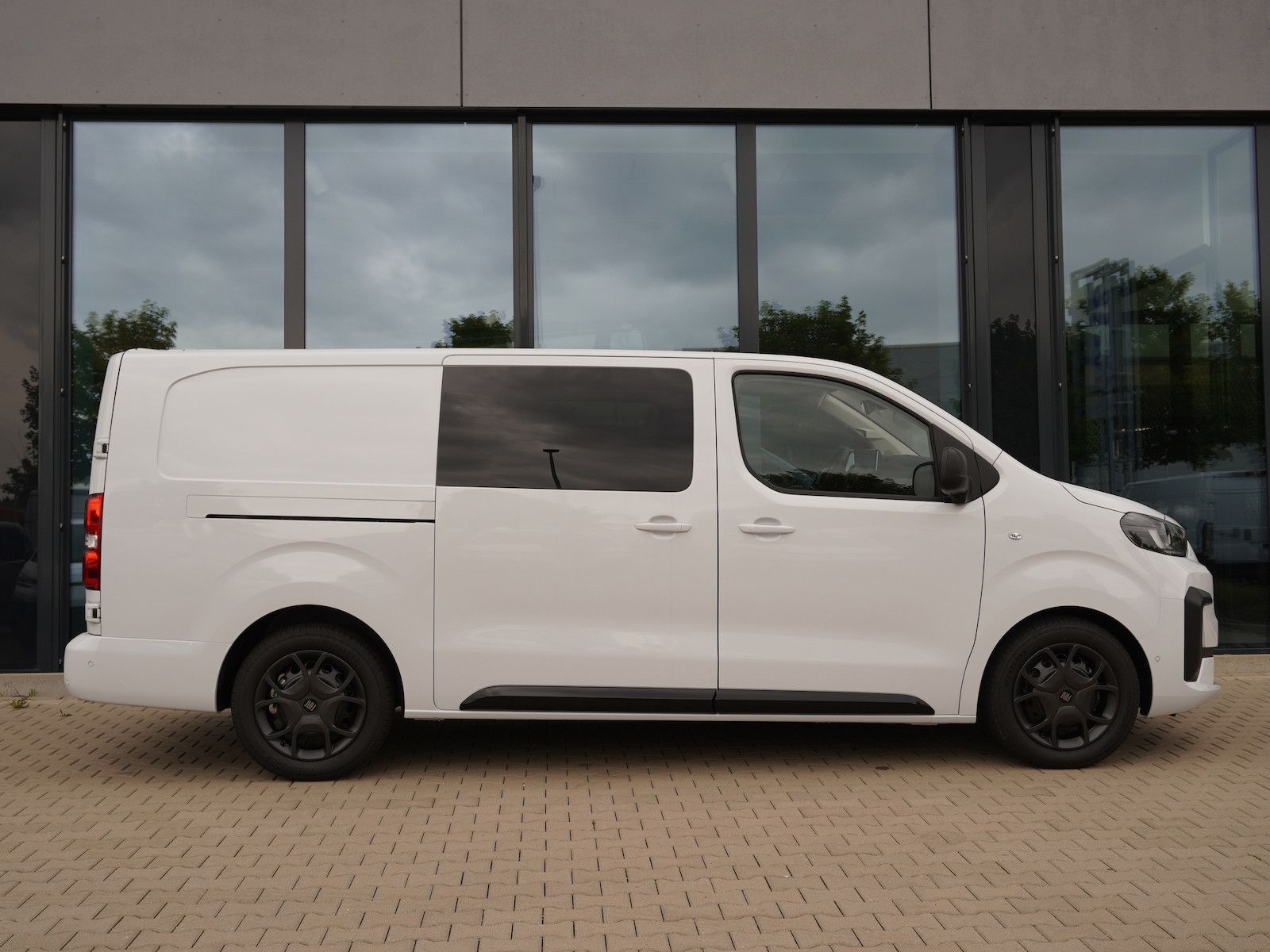 Fiat E-Scudo Multicab L3 75 kW/h / 5-Sitzer imagem 3