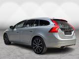 Volvo V60 Plug-in-Hyb* AWD*LEDER*1.HAND*SERVICE NEU* - Volvo V60 Gebrauchtwagen in Berlin