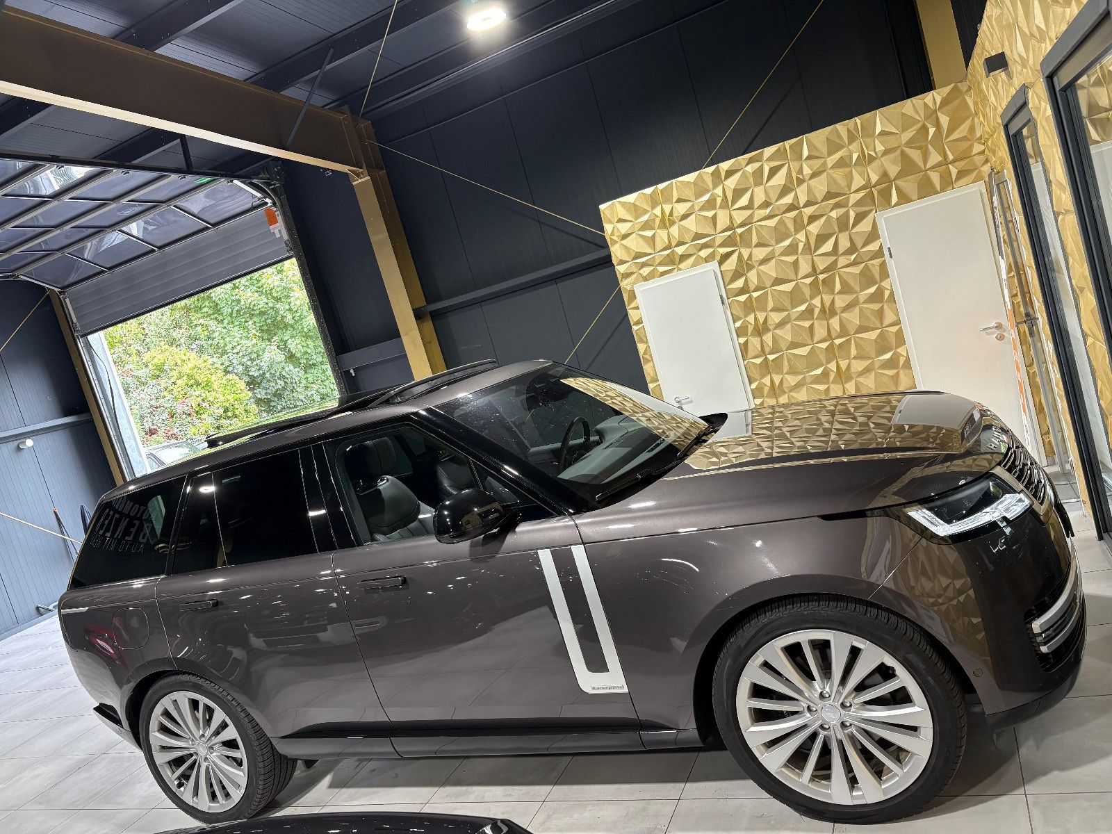 Fahrzeugabbildung Land Rover Range Rover D350/FIRST-EDITION/PANO/FOND-TV/360°
