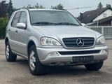 Mercedes-Benz ML 270 CDI *Klimaaut.*AHK*Gepflegt - gebrauchte Mercedes-Benz ML 270 aus dem Jahr 2002