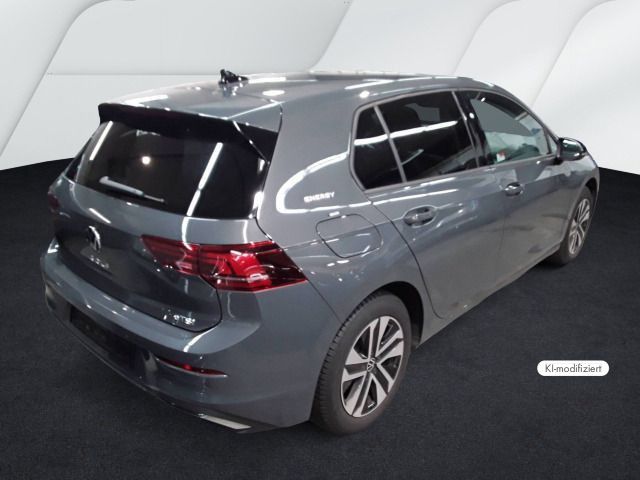 VOLKSWAGEN Golf 2026