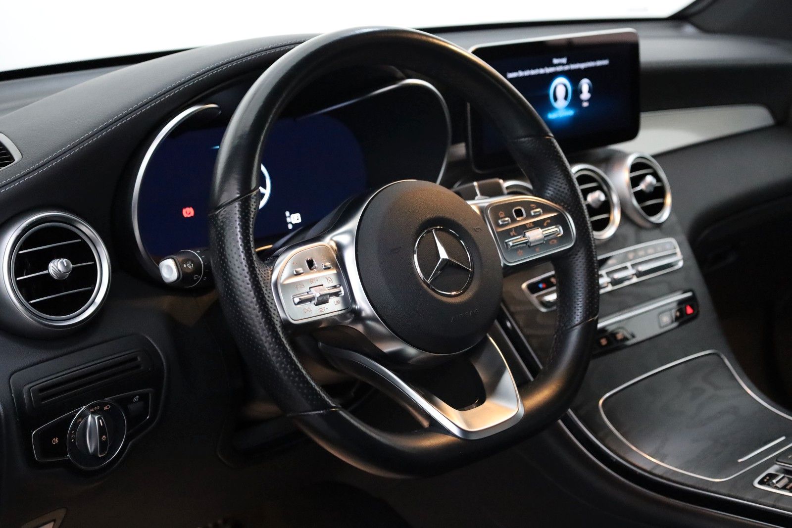 Fahrzeugabbildung Mercedes-Benz GLC 400d Coupe 4M,AMG line,Night-Pak,360°,SD,AHK