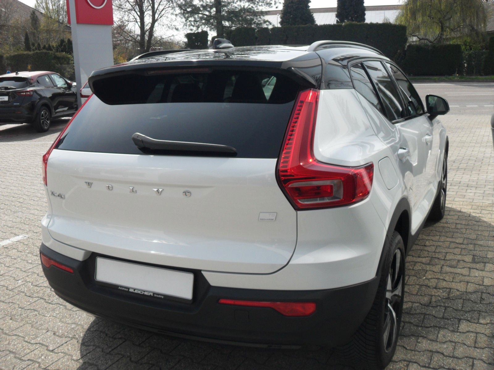 Fahrzeugabbildung Volvo XC 40 T5 R- Design Recharge Plug-In Hybrid