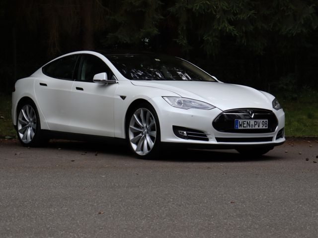 Tesla Model S P85+