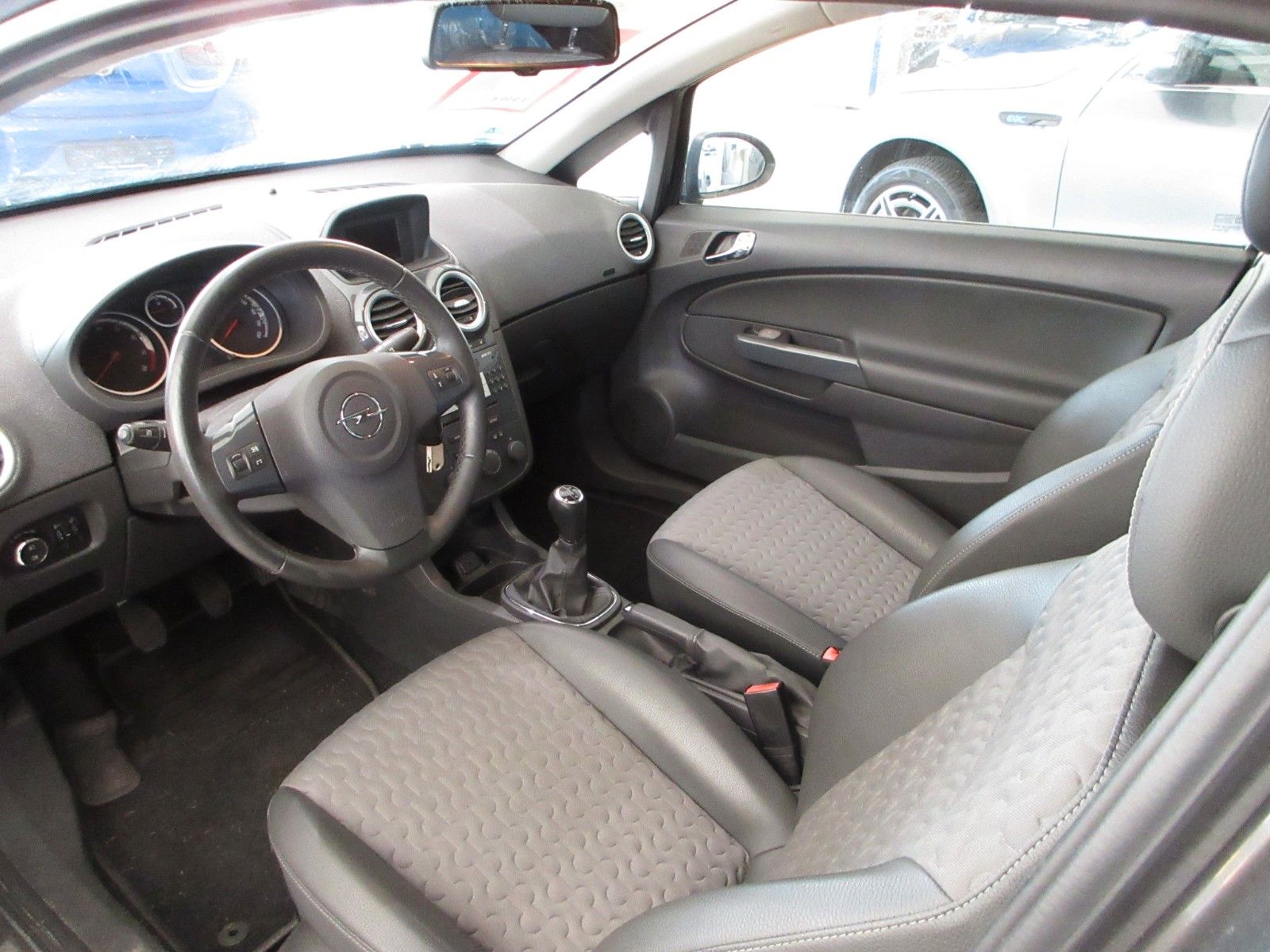 Fahrzeugabbildung Opel Corsa D Innovation 1.4 OPC/SHZ/LHZ/17"ALUPDC