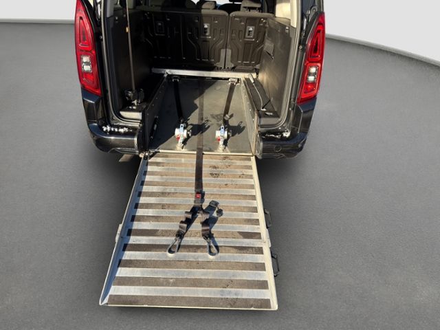 Fahrzeugabbildung Opel Combo Life E Edition XL Rollstuhlrampe