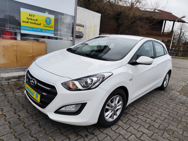 Hyundai i30 1.6 Crdi Pdc HU 12/2026 8XAlu Euro6