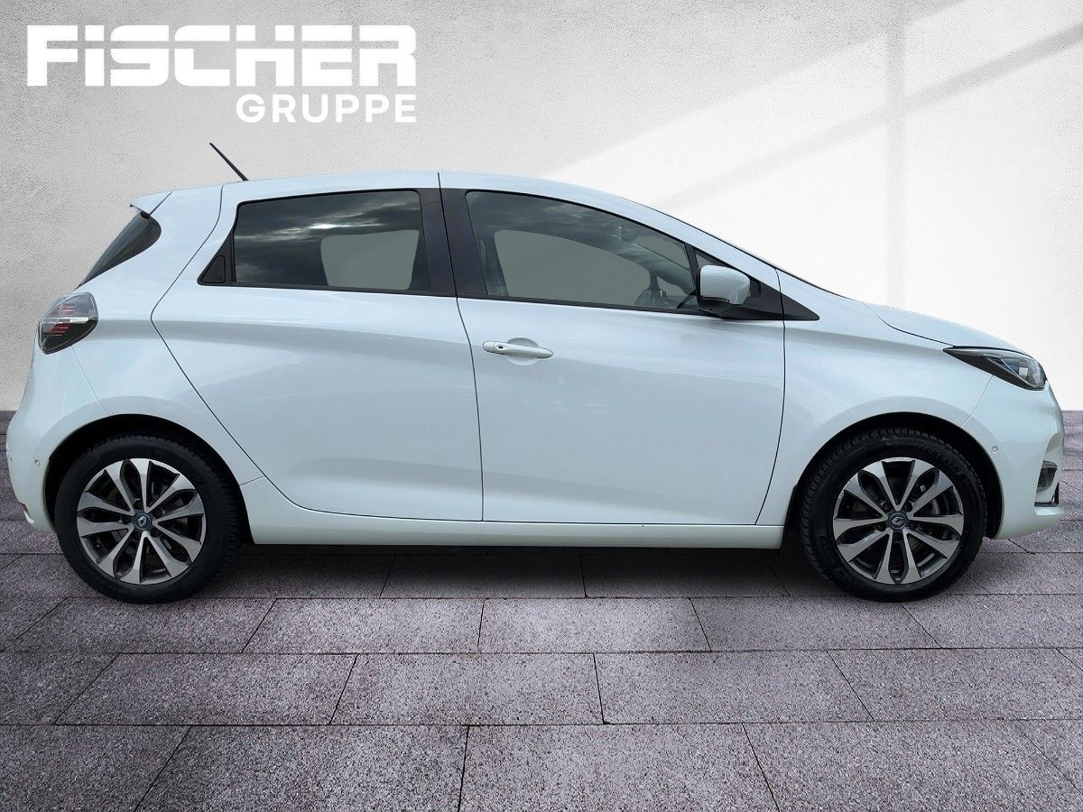 Fahrzeugabbildung Renault ZOE INTENS Batteriemiete R135 Z.E. 50 AHK abnehm - mit KI generiert/bearbeitet
