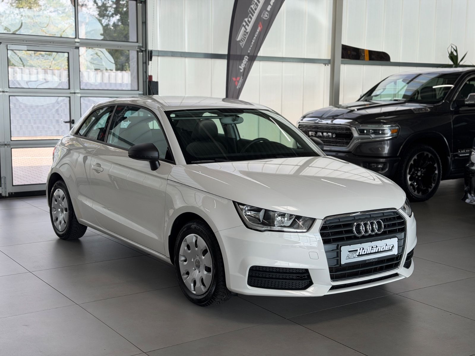 Fahrzeugabbildung Audi A1 1.0 TFSI 1.Hand Klima Tempomat Komfort Paket