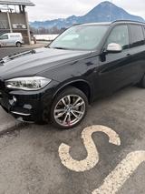 BMW X5 M50d voll neuer Motor erst 28 ts km - BMW X5 M50 aus 2015