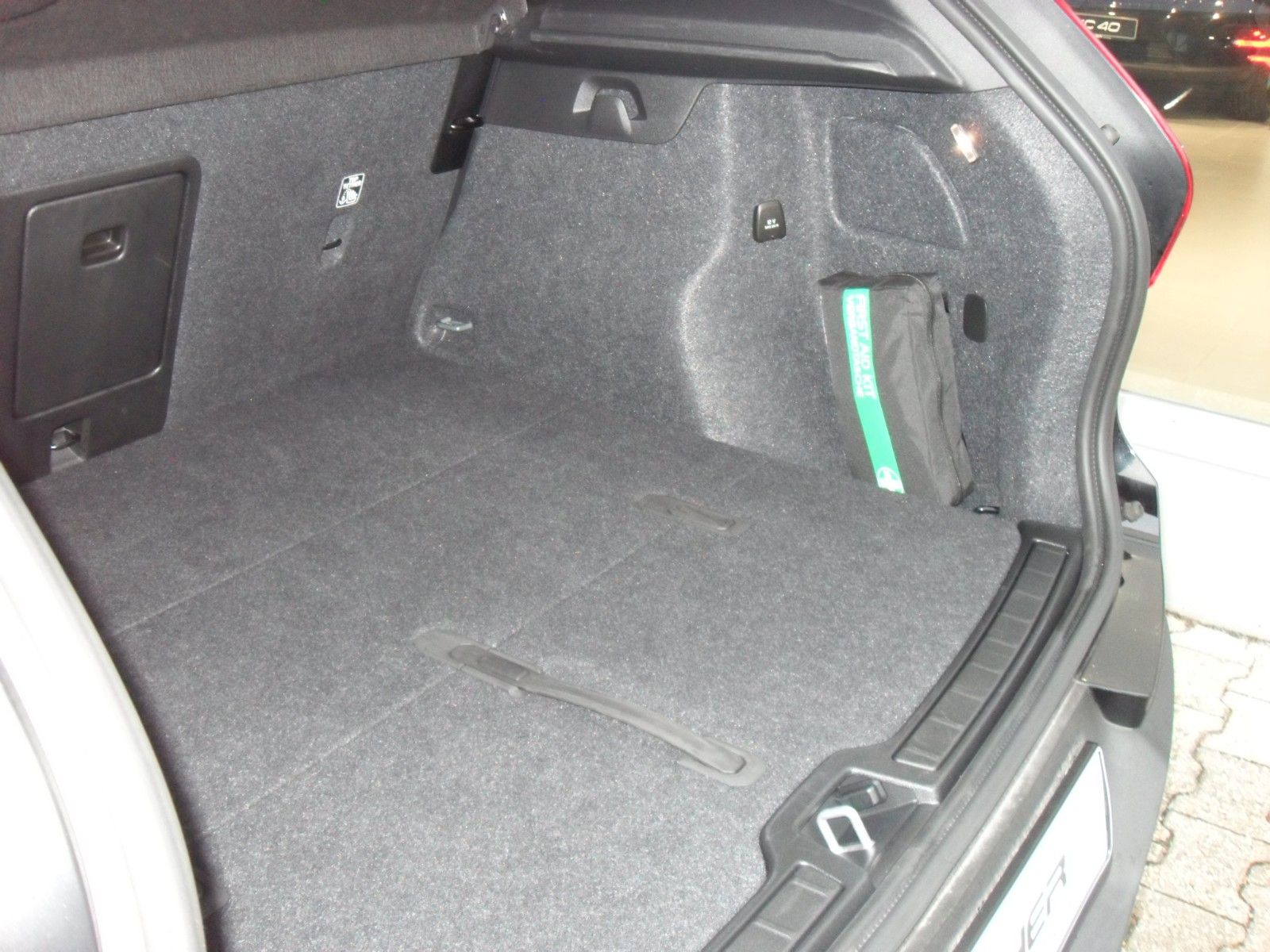 Fahrzeugabbildung Volvo XC40 B4 Plus Black Edition | 360° | Pamora.