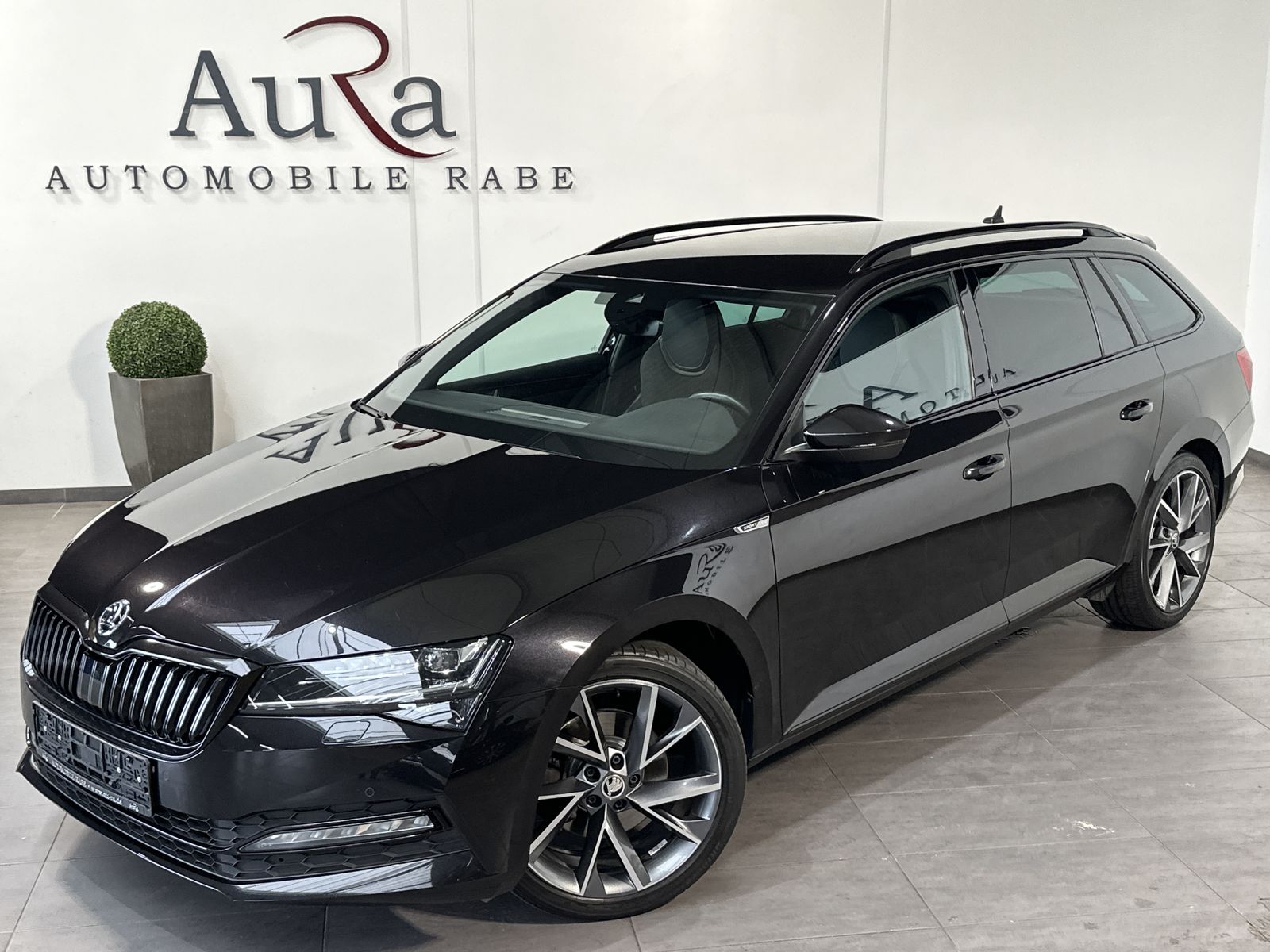 Fahrzeugabbildung SKODA Superb Combi 2.0 TDI DSG Sportline NAV+MATRIX+VC