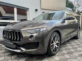 Maserati Levante Diesel 3.0 V6 202kW 4x4 Auto - - graue Maserati Levante