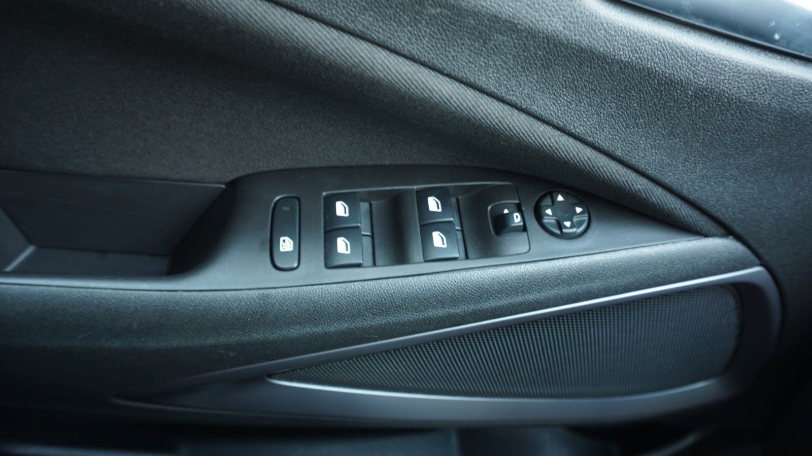 Fahrzeugabbildung Opel Crossland Edition, Navi, LED, Kamera, PDC