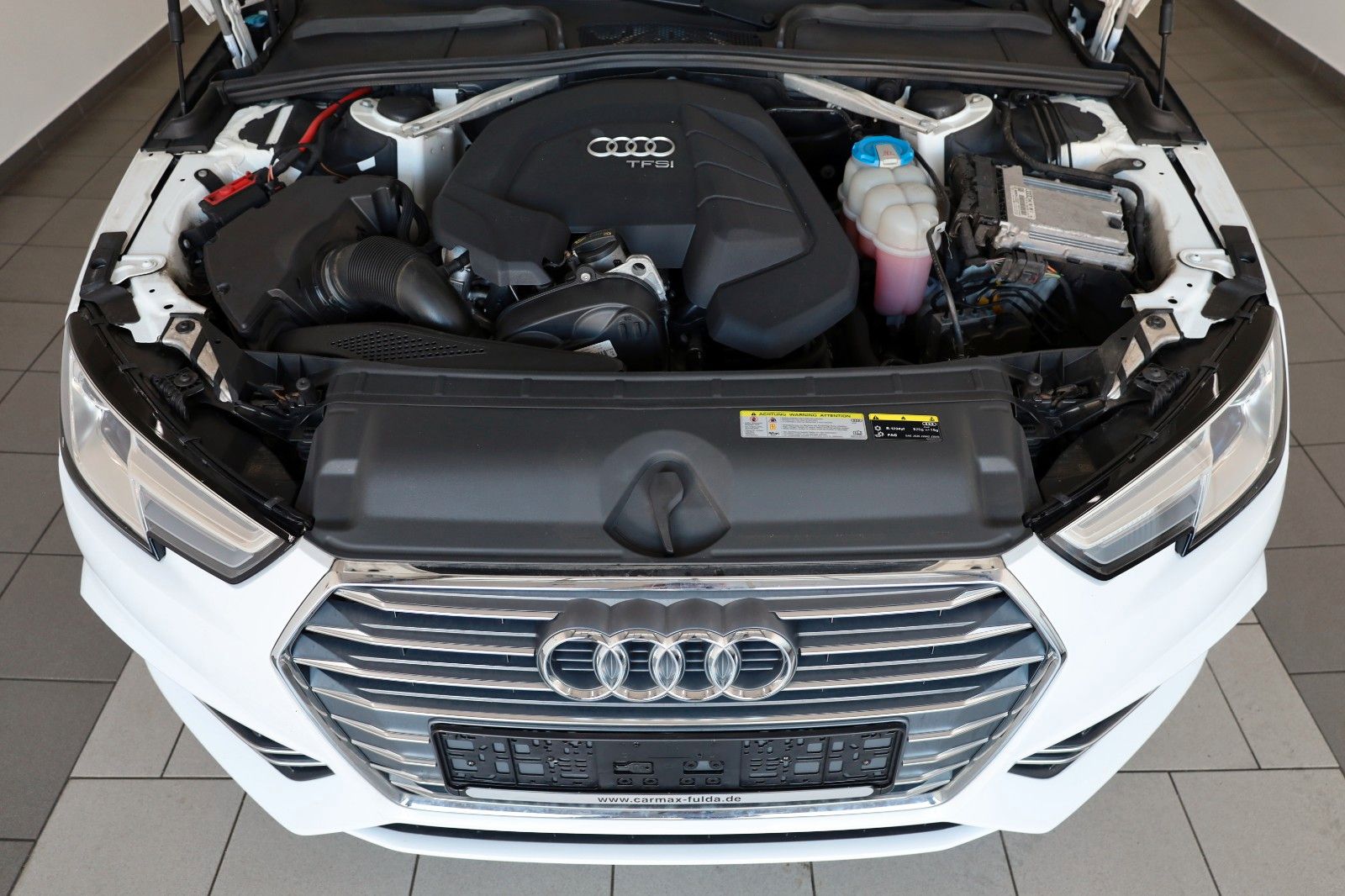 Fahrzeugabbildung Audi A4 Lim. S Line ext. Xenon,SH,PDC,Allwetter