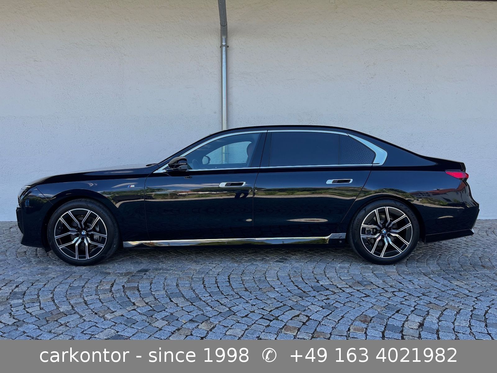 BMW 740d xDr. *M SPORT*FOND ENT*LOUNGE SEAT*AT DOORS