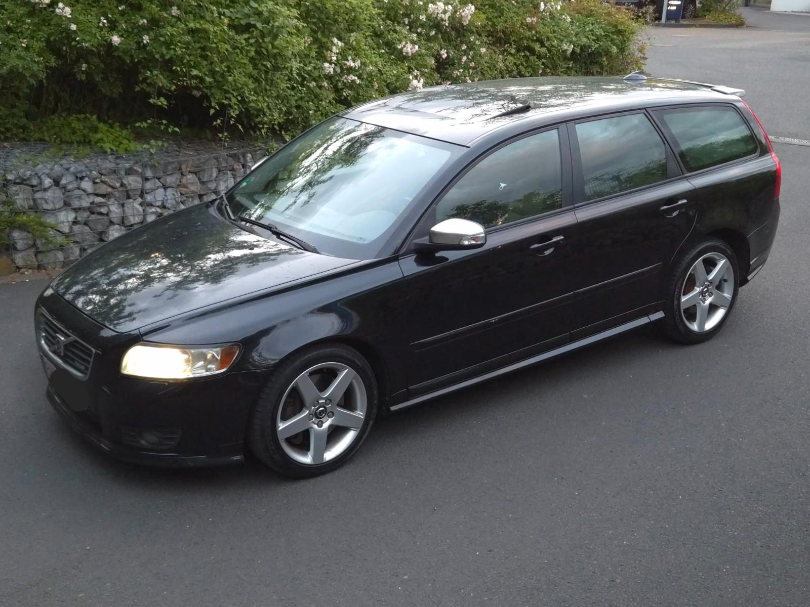 Volvo V50 2008 — rear view