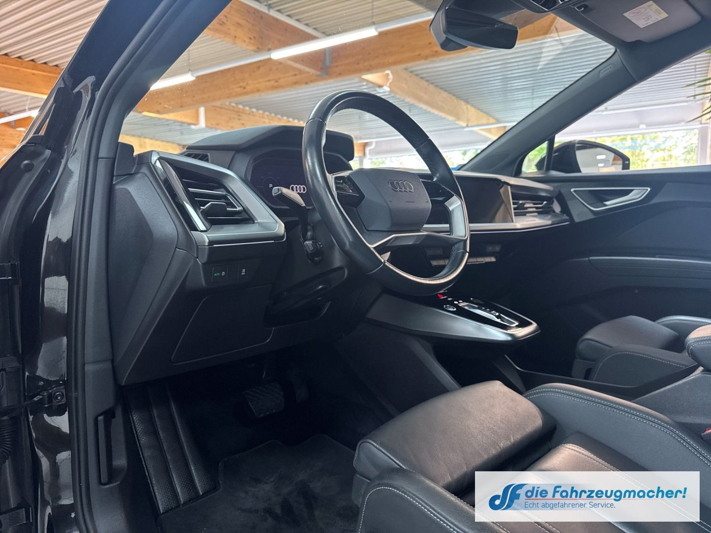 Fahrzeugabbildung Audi Q4 e-tron 45 quattro Sportpaket Navi Leder Digit