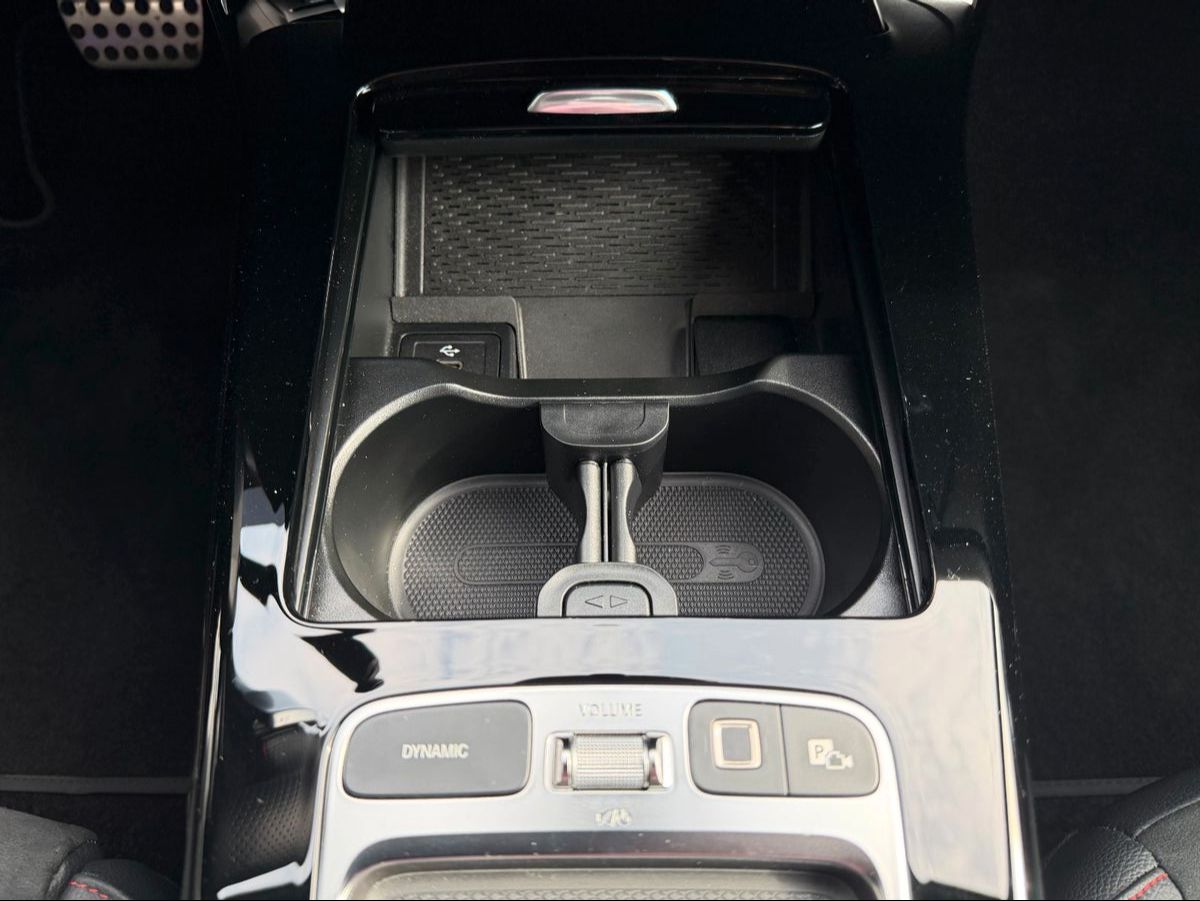 Fahrzeugabbildung Mercedes-Benz A 220 d AMG BURM+AHK+360°+MBEAM+TOTW+DISTR
