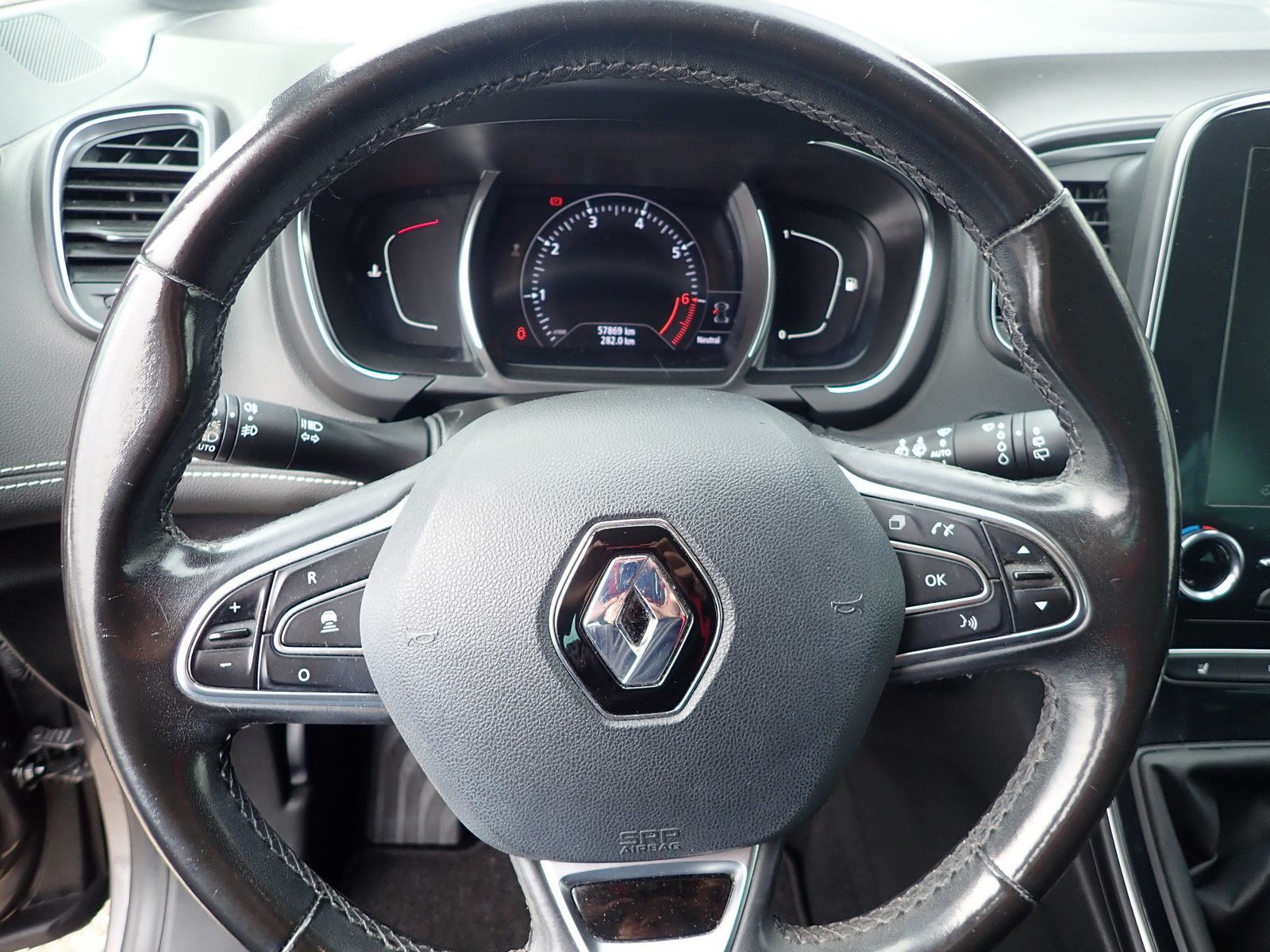 Fahrzeugabbildung Renault Grand Scenic TCe 160 BOSE EDITION 7-SITZER/NAVI/