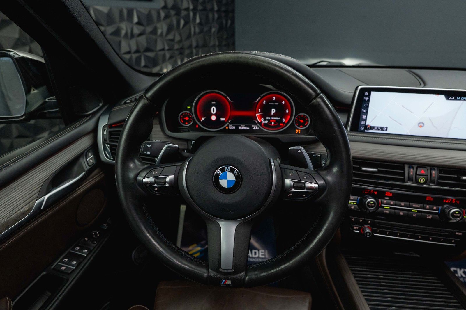 Fahrzeugabbildung BMW X5 M50d Performance *Pano*CarPlay*DAB*360°*  19%