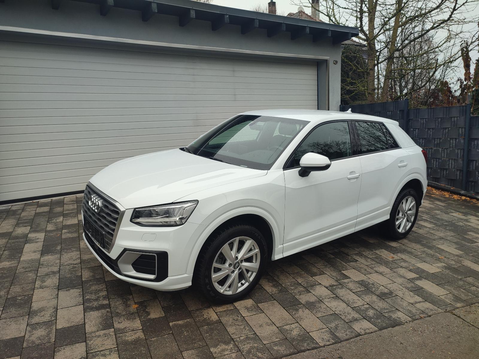 Audi Q2 Sport ultra S-Tronic LED Navi PDC AHK