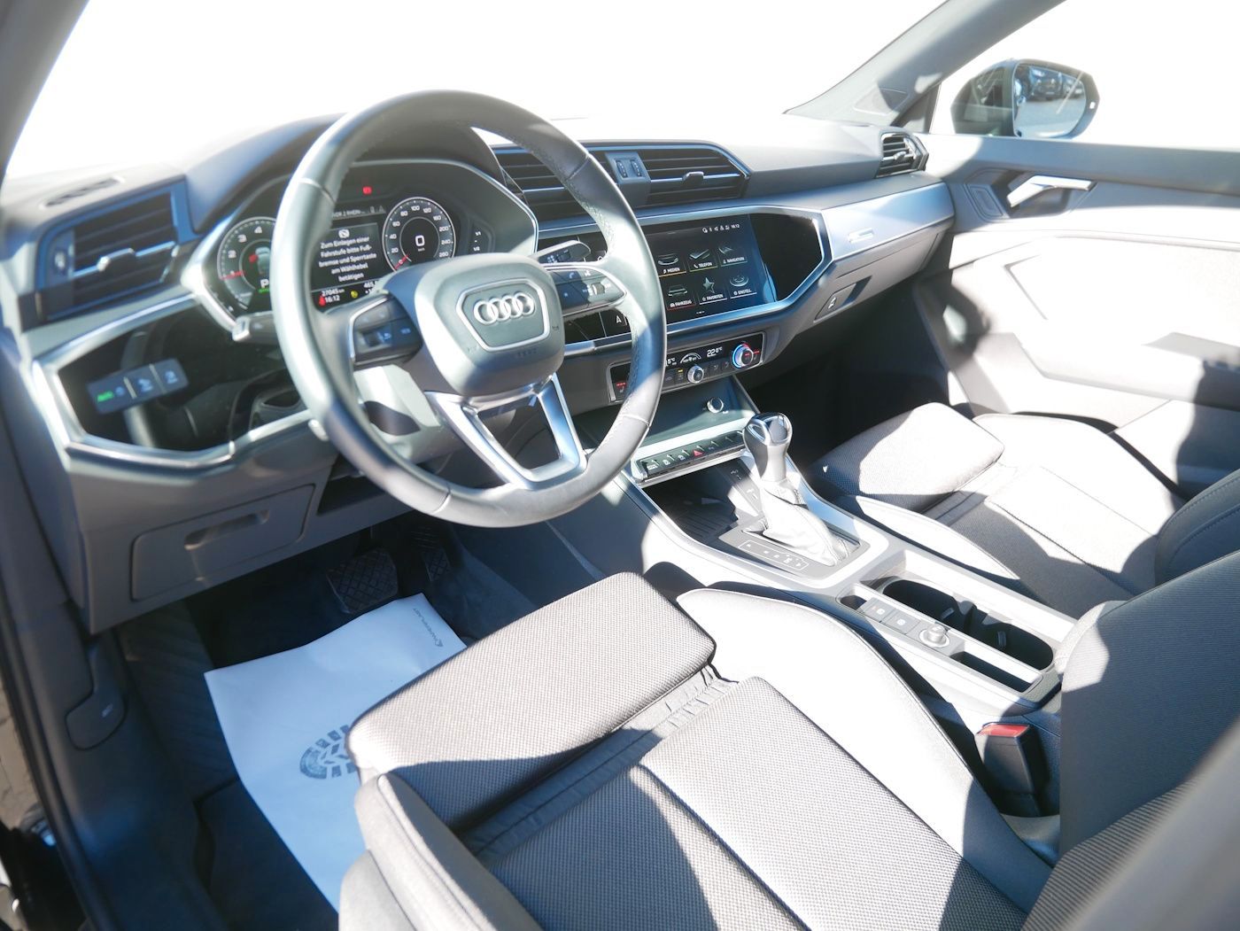 Fahrzeugabbildung Audi Q3 SB 35 1.5 TFSI S-Line NEU57T LED ACC SHZ NAVI