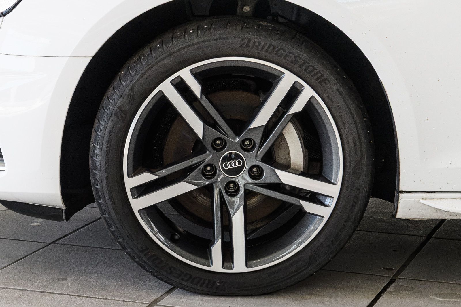 Fahrzeugabbildung Audi A4 Avant 40 TDI quattro advanced +AHK+Matrix LED