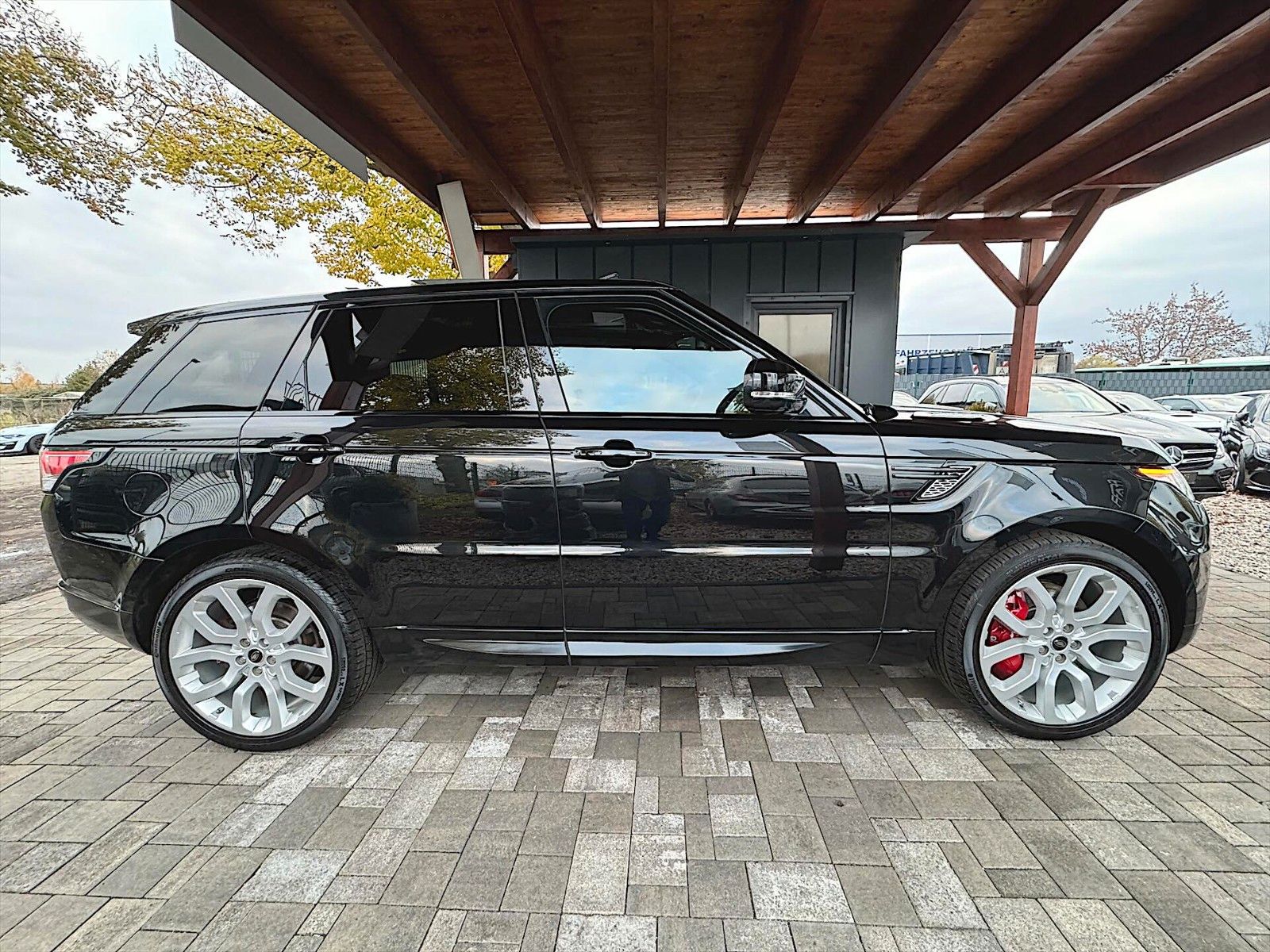 Fahrzeugabbildung Land Rover Range Rover 3.0 V6 Sport Autobiography Dynamic