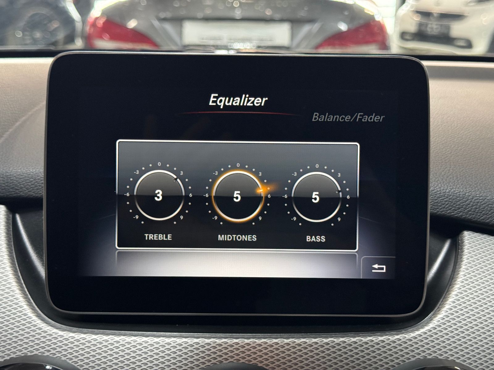 Fahrzeugabbildung Mercedes-Benz B 180 7G-DCT URBAN SPORTPAKET NAVI LED KAMERA 2H