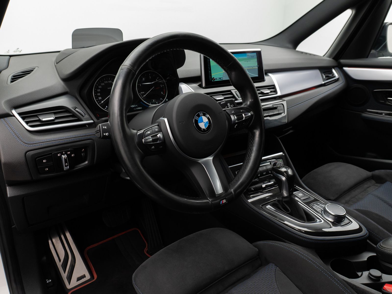 Fahrzeugabbildung BMW 218d Gran Tourer M Sport Kamera HUD AHK Stop&Go