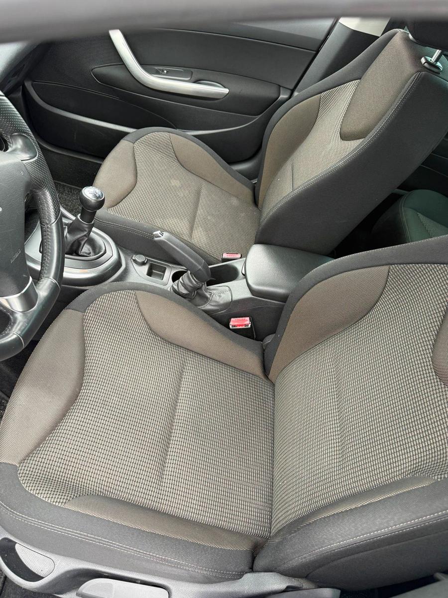 Peugeot 308 2014 — photo 7