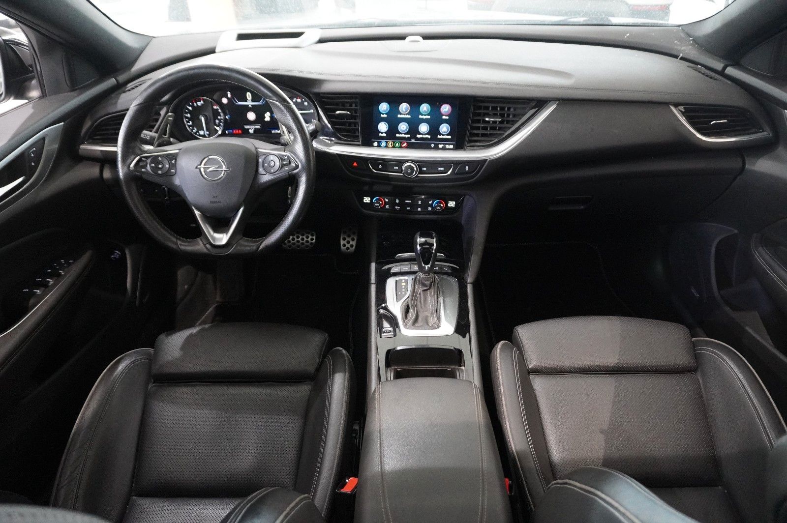 Fahrzeugabbildung Opel Insignia B ST 2.0 GSI PERFORM. NAVI/LED/360°/AHK