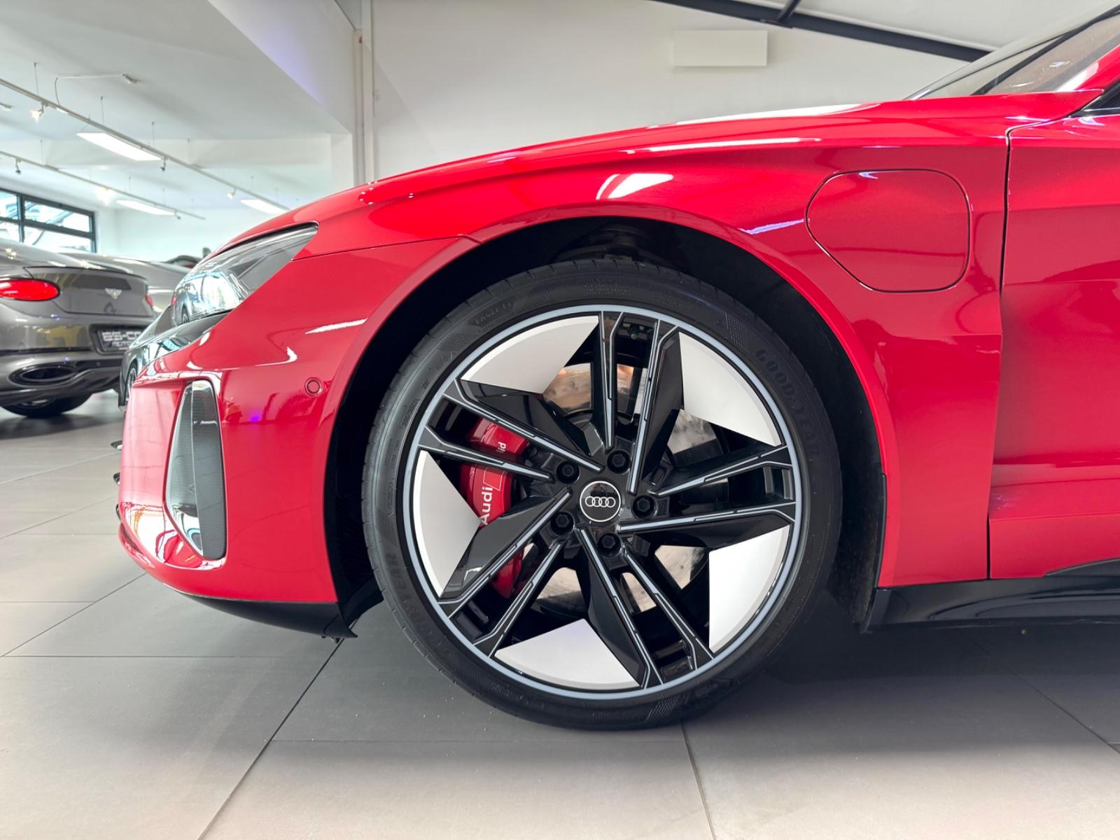 Audi e-tron GT RS QUATTRO FULL-CARBON CARBID 21"