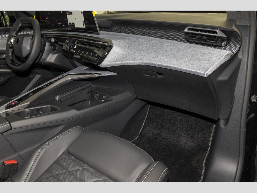 Peugeot 3008 GT  Exclusive 1.2 Mild-Hybrid KlimaSitze